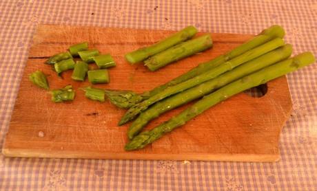 tagliate gli asparagi lessati