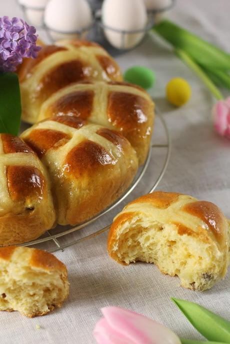 Hot cross buns