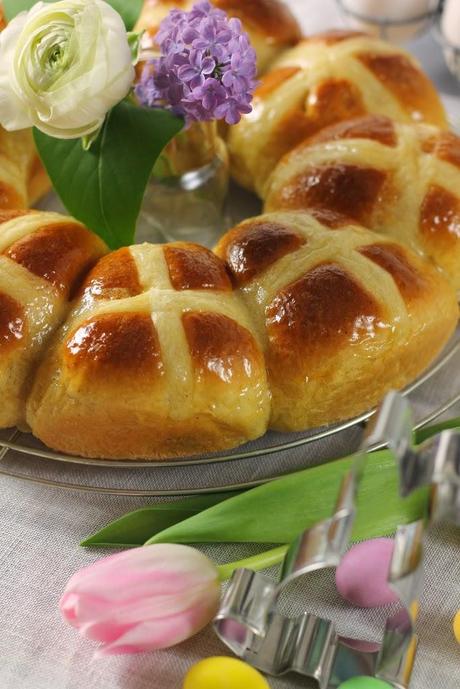 Hot cross buns