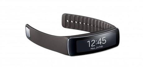 Gear Fit Grey 520x245 Samsung Gear Fit: ecco lo spot ufficiale accessori  samsung gear fit dispositivi indossabili 