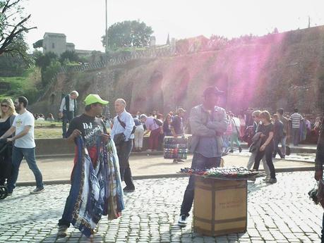 Domenica al Colosseo. Qualche foto giusto per non dimenticare di quale sia la situazione