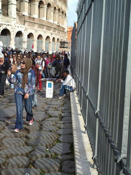 Domenica al Colosseo. Qualche foto giusto per non dimenticare di quale sia la situazione