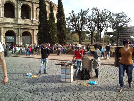 Domenica al Colosseo. Qualche foto giusto per non dimenticare di quale sia la situazione