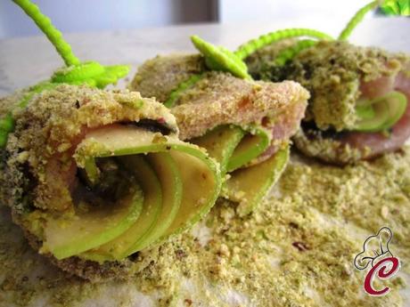 Involtini di tacchino con granella di pistacchio e chips di mela: l'importanza del presente e il valore dell'attesa