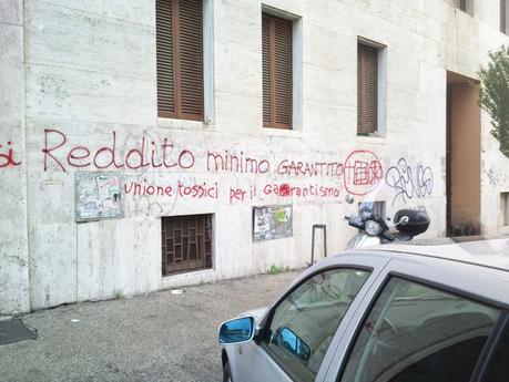 Appio Latino. Tantissime foto da un quartiere che versa in condizioni abominevoli