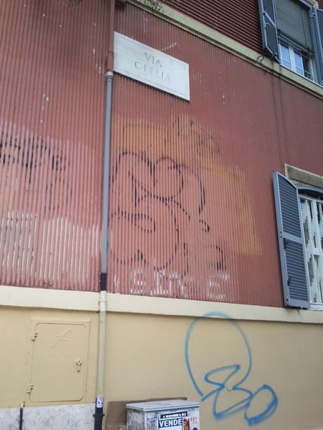 Appio Latino. Tantissime foto da un quartiere che versa in condizioni abominevoli