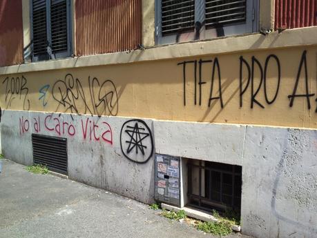 Appio Latino. Tantissime foto da un quartiere che versa in condizioni abominevoli