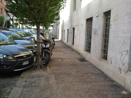 Appio Latino. Tantissime foto da un quartiere che versa in condizioni abominevoli