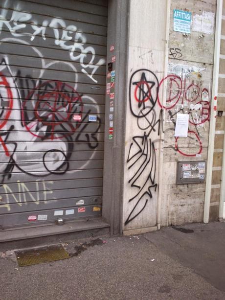 Appio Latino. Tantissime foto da un quartiere che versa in condizioni abominevoli