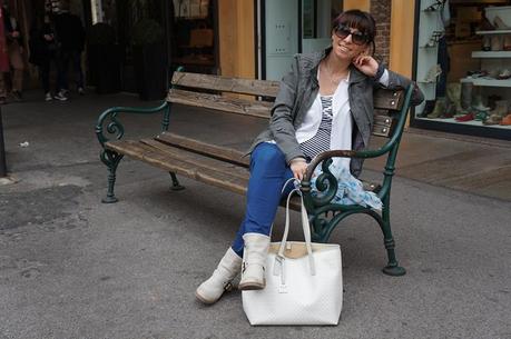 Some stripes on a bench - Modena