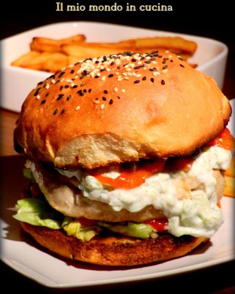 BURGER di tacchino con PEPERONI e TZATZIKI