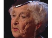Paddy Jones, nonnina anni balla salsa “Britain talent” (video)