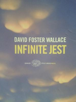 infinite jest romanzo DFW 300x400 INFINITE JEST, RECENSIONE DEL CAPOLAVORO DI DAVID FOSTER WALLACE