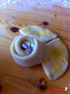 rose lievitate ricotta e salame