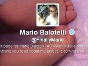 Mario Balotelli incontra prima volta: padre figlia insieme Napoli foto