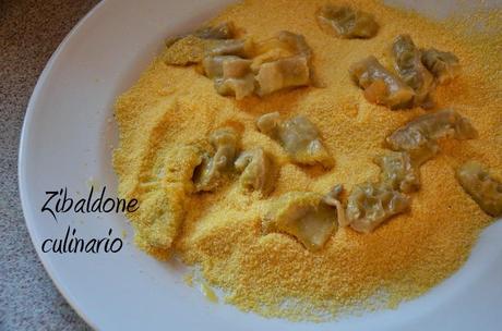 Cialdina di Parmigiano con trippa fritta e mousse di batata rossa al pepe sichuan