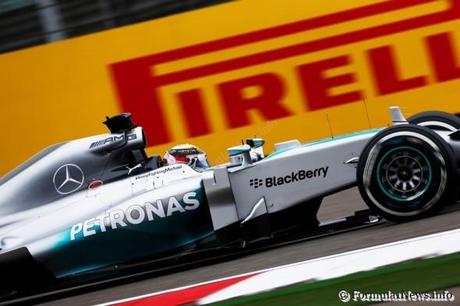 Lewis Hamilton Mercedes W05 struggling with the car today