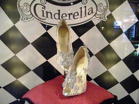 http://www.mouseinfo.com/gallery/files/4/1/2/7/elc2012cinderella003.jpg