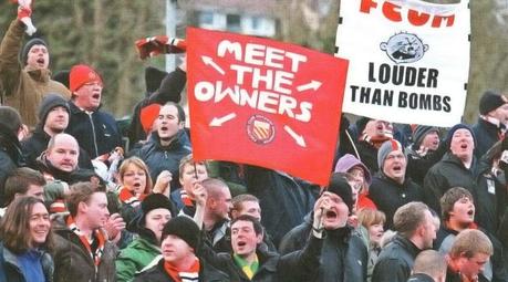 Calcio inglese, la favola dei tifosi di Manchester