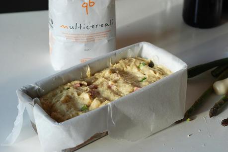 Plumcake salato con pecorino, mortadella e asparagi