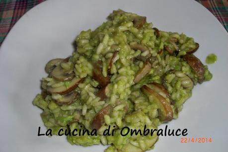 Risotto coi funghi mantecato all'avocado