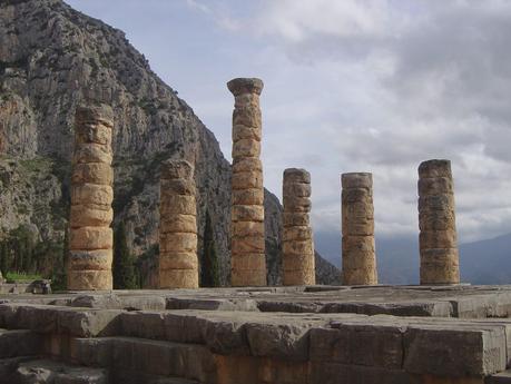 IL SANTUARIO DI DELFI