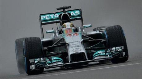 Mercedes ancora in pole con Hamilton