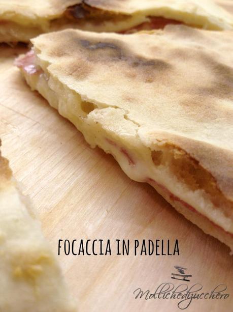 focaccia in padella salame e formaggio