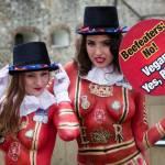 Il body painting delle animaliste della Peta: “Manzo no, vegani sì” (foto)