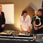 William e Kate ''scratchiano'' come veri deejay03