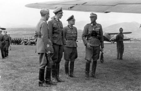 Hans_Herbert_Macholz,_Kurt_Waldheim,_Escola_Roncagli,_and_Artur_Phleps_in_Podgorica,_Yugoslavia,_1943