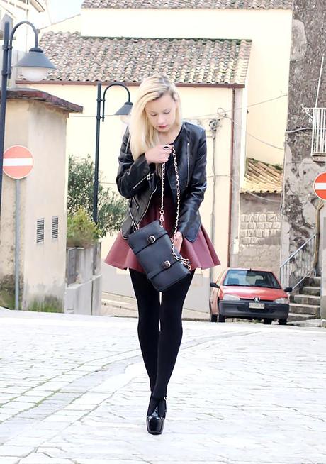 Il mio outfit con gonna di pelle burgundy  Sammydress e calze Omero