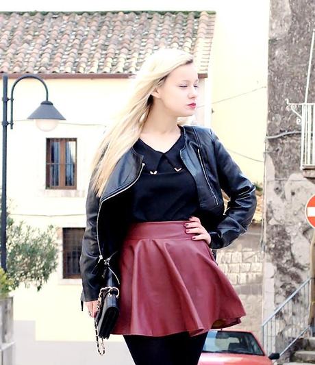 Il mio outfit con gonna di pelle burgundy  Sammydress e calze Omero