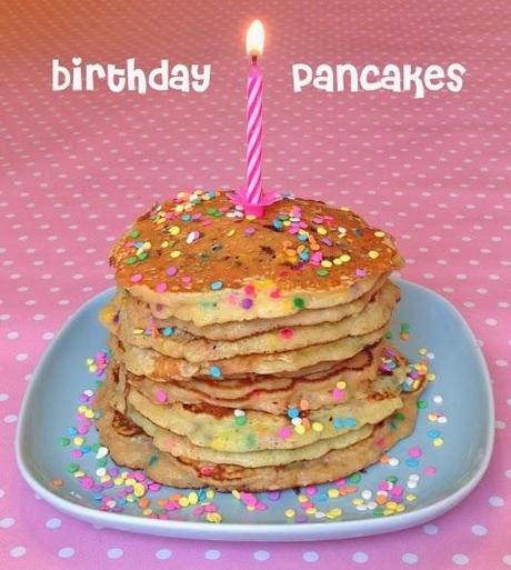 BIRTHDAY PANCAKES con gocce di cioccolato e zuccherini