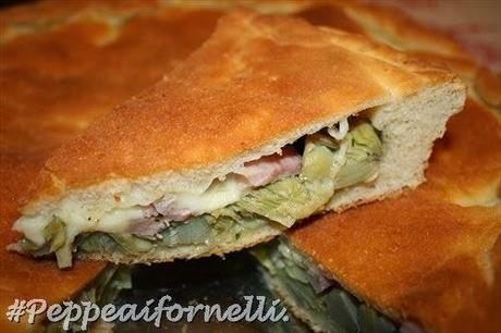 Focaccia rustica con carciofi.