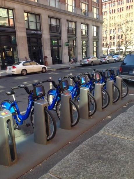 Cinque riflessioni tornando da New York City. Sosta, ambulanti, abusivi, bike-sharing...