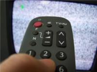 Gli italiani s'informano sempre di più su internet ma regge la tv