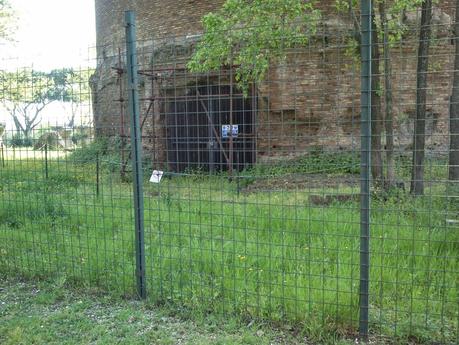 Tante, tantissime foto sul degrado di Villa Gordiani