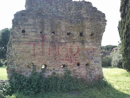 Tante, tantissime foto sul degrado di Villa Gordiani