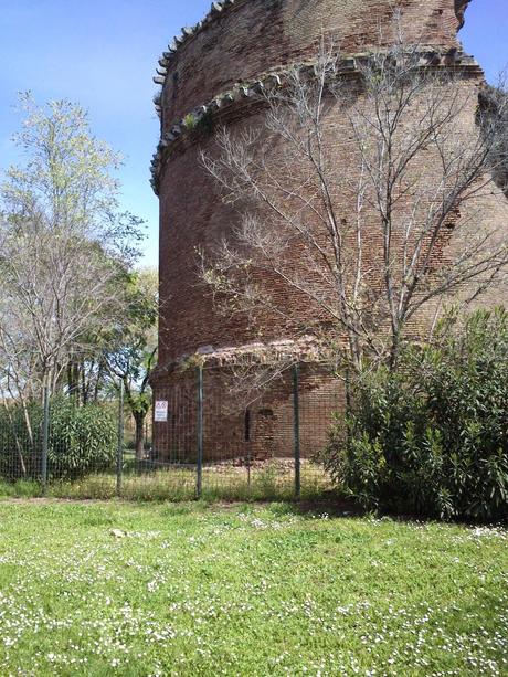 Tante, tantissime foto sul degrado di Villa Gordiani