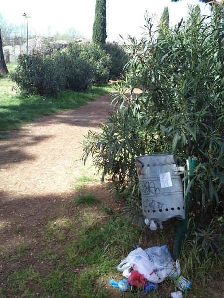 Tante, tantissime foto sul degrado di Villa Gordiani