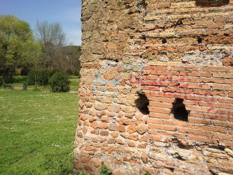 Tante, tantissime foto sul degrado di Villa Gordiani