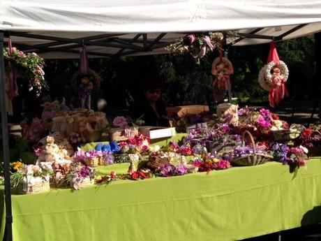 Non vi perdete tutte le immagini del suk del Pincio. Il barattolone di Nutella e le mutande. Foto che col vostro aiuto devono fare il giro del mondo