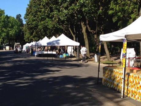 Non vi perdete tutte le immagini del suk del Pincio. Il barattolone di Nutella e le mutande. Foto che col vostro aiuto devono fare il giro del mondo