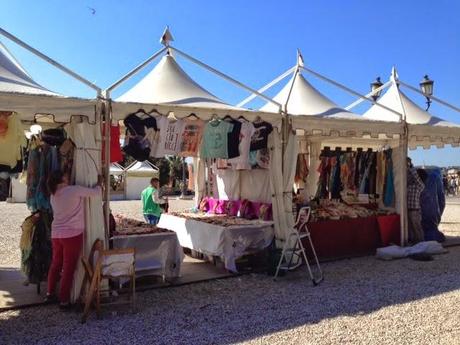 Non vi perdete tutte le immagini del suk del Pincio. Il barattolone di Nutella e le mutande. Foto che col vostro aiuto devono fare il giro del mondo