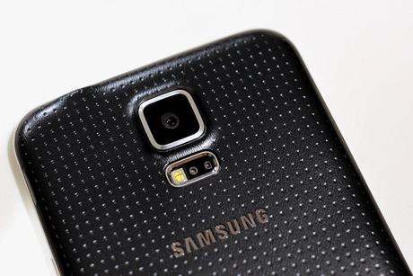 Samsung Galaxy S5 affetto da un fastidioso bug sulla fotocamera