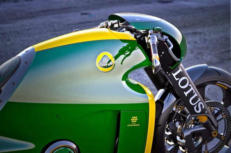 Lotus C-01 Superbike 2014