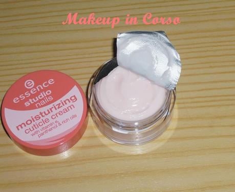 Crema idratante per unghie e cuticole Essence Studio Nails