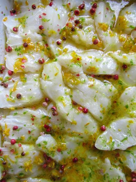 Carpaccio di Baccalà marinato al Lime, Arancia e Pepe Rosa.