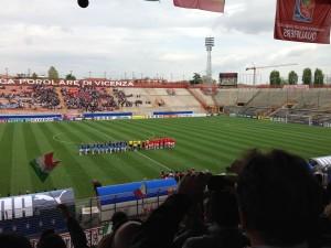 Italia e Spagna durante i rispettivi inni nazionali - Vicenza, 5 aprile 2014 (foto di Andrea Grasso)